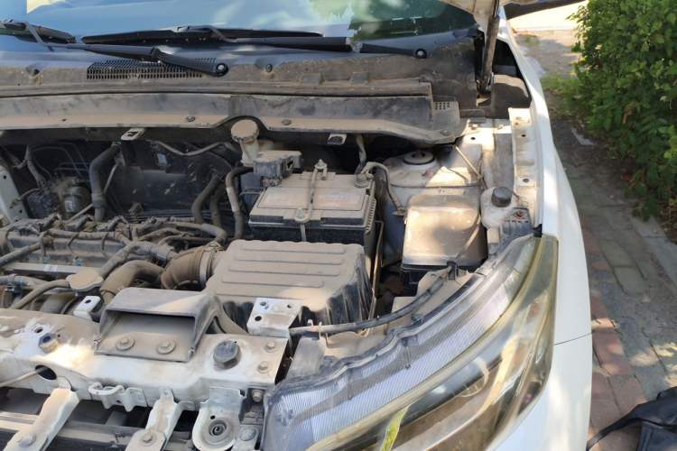 Used Soueast DX3 2018 1.5L Manual Luxury Model Engine Bay Left