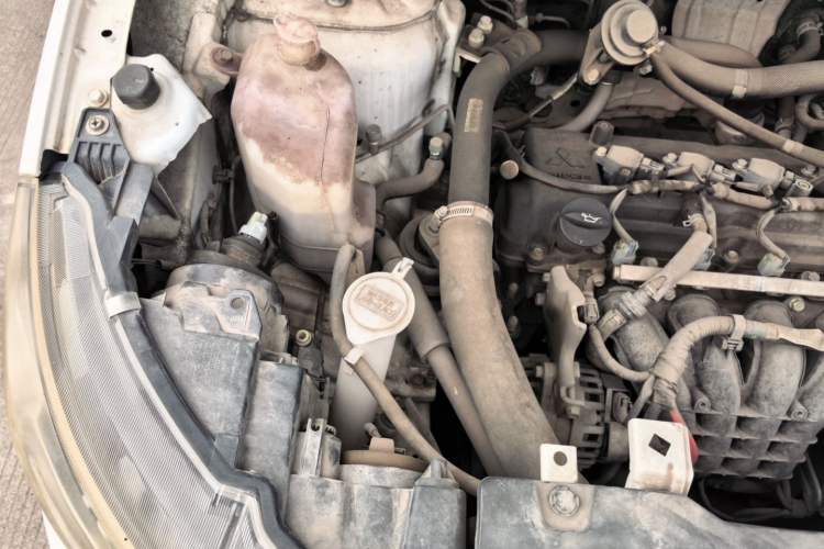 Used Soueast DX3 2018 1.5T CVT Flagship Edition Engine Bay Right