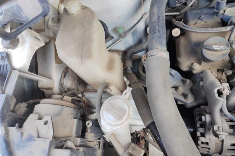 Used Soueast DX3 2018 1.5T CVT Flagship Edition Engine Bay Right