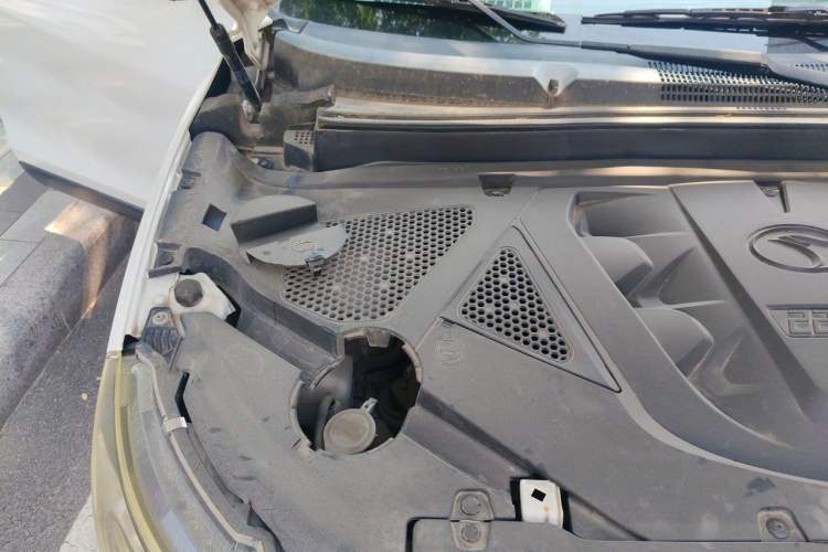 Used Soueast DX3 2018 1.5T CVT Luxury Model Engine Bay Right