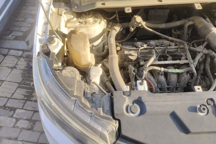 Used Soueast DX3 2018 1.5T CVT Flagship Edition Engine Bay Right
