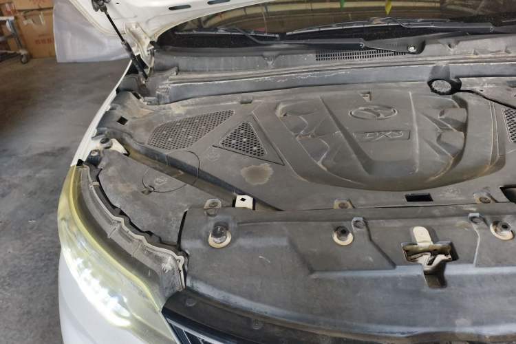 Used Soueast DX3 2018 1.5L Manual Luxury Model Engine Bay Right