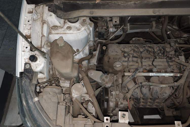 Used Soueast DX3 2018 1.5L Manual Luxury Model Engine Bay Right