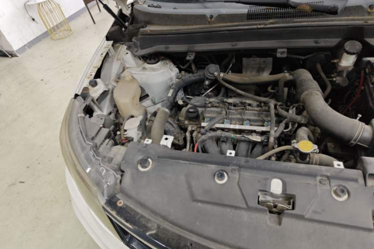 Used Soueast DX3 2018 1.5T CVT Luxury Model Engine Bay Right