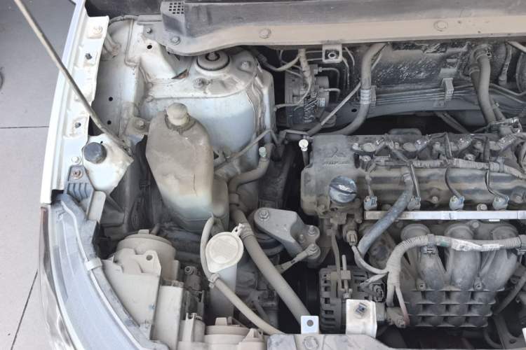 Used Soueast DX3 2018 1.5L Manual Luxury Model Engine Bay Right
