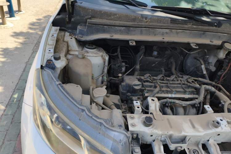 Used Soueast DX3 2018 1.5L Manual Luxury Model Engine Bay Right