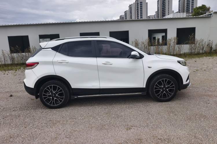 Used Soueast DX3 2018 1.5L Manual Luxury Model Exterior 2