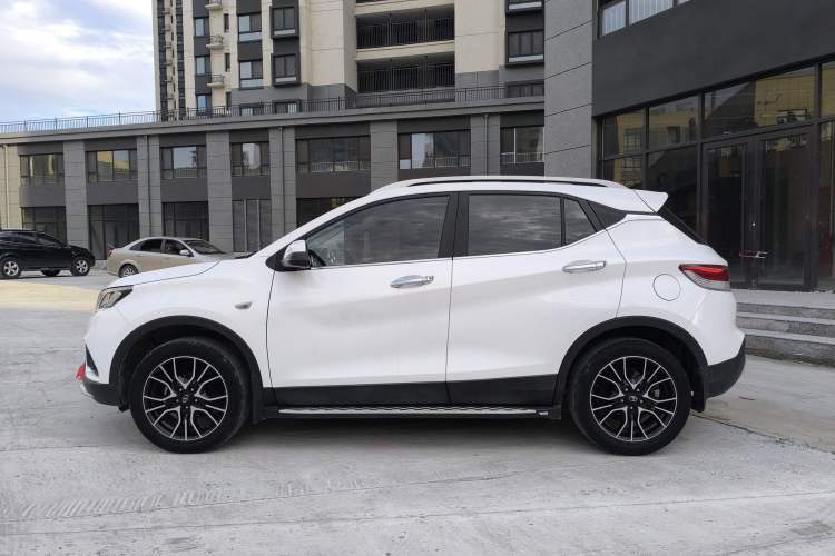 Used Soueast DX3 2018 1.5L Manual Luxury Model Exterior 4