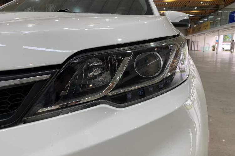 Used Soueast DX3 2018 1.5T CVT Luxury Model Exterior 4