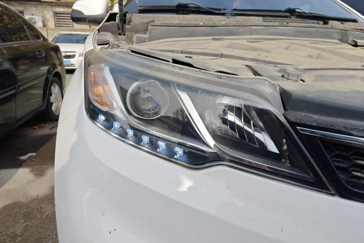 Used Soueast DX3 2018 1.5L Manual Luxury Model Exterior 6
