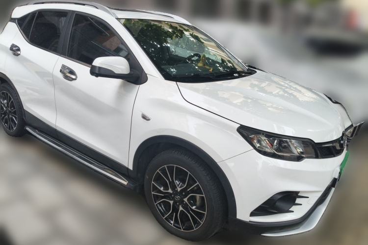 Used Soueast DX3 2018 1.5T CVT Flagship Edition Front Right 45 Deg