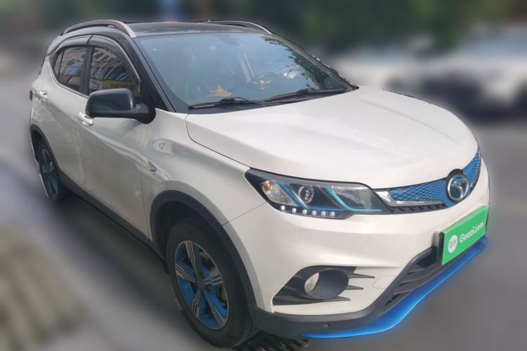 Used Soueast DX3 2018 EV400 Flagship Edition Front Right 45 Deg