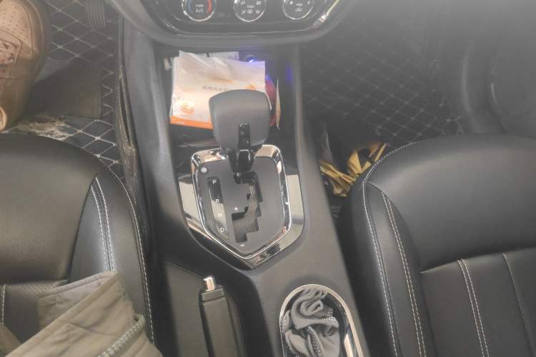 Used Soueast DX3 2018 1.5T CVT Luxury Model Gear Lever
