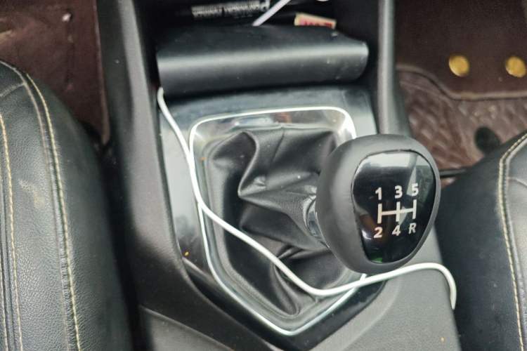 Used Soueast DX3 2018 1.5L Outdoor Edition Manual Luxury Version Gear Lever