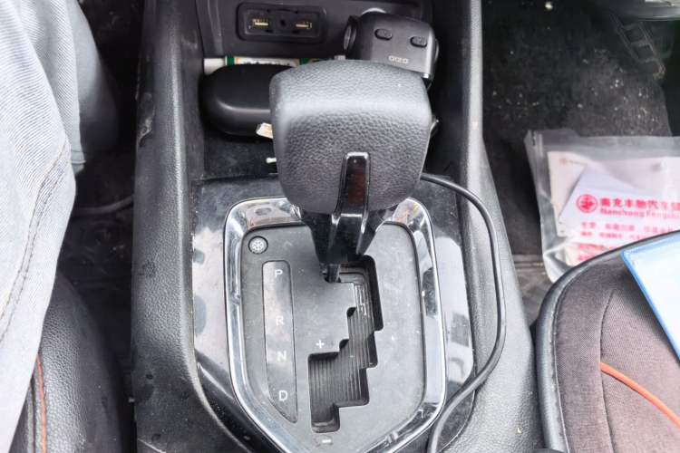 Used Soueast DX3 2018 1.5T CVT Flagship Edition Gear Lever