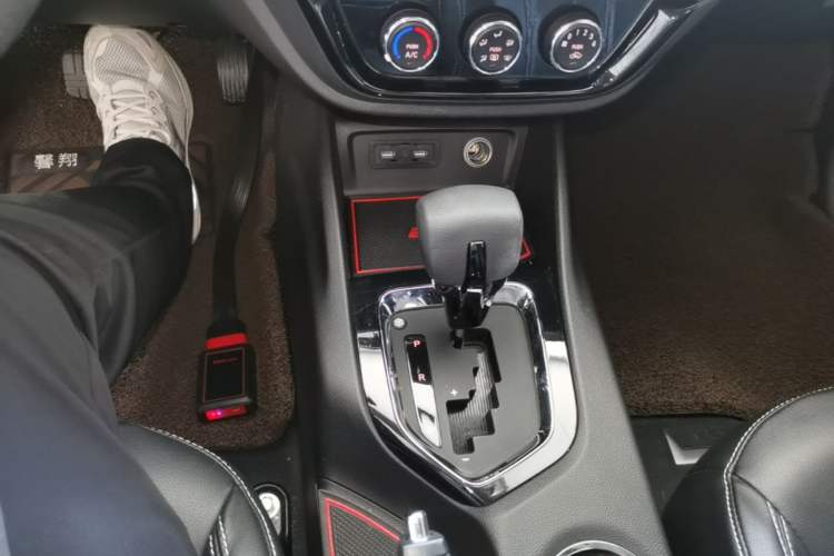 Used Soueast DX3 2018 1.5T CVT Luxury Model Gear Lever