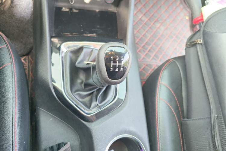 Used Soueast DX3 2018 1.5L Manual Flagship Edition Gear Lever