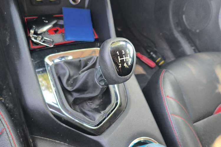 Used Soueast DX3 2018 1.5L Manual Luxury Model Gear Lever
