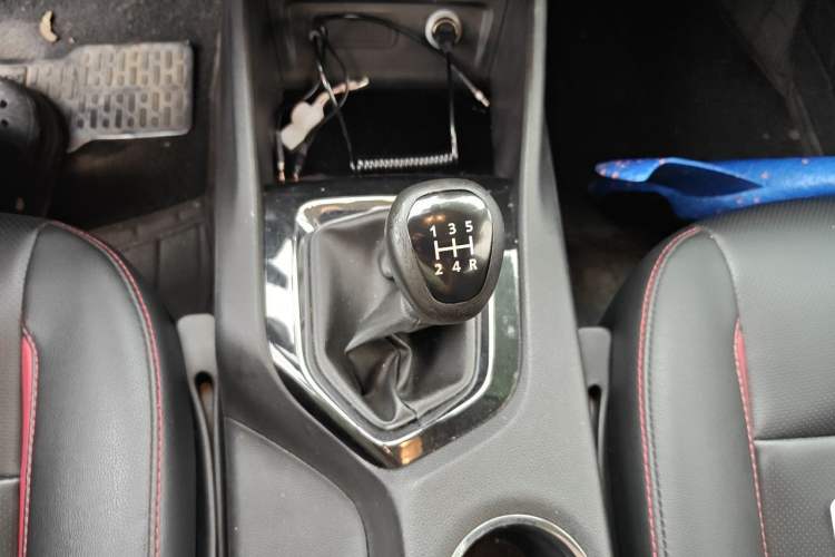 Used Soueast DX3 2018 1.5L Manual Luxury Model Gear Lever