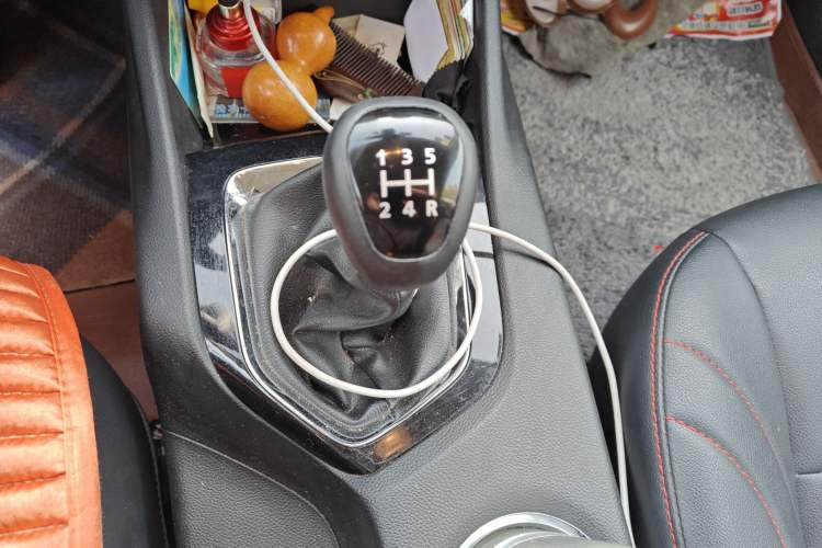 Used Soueast DX3 2018 1.5L Manual Luxury Model Gear Lever
