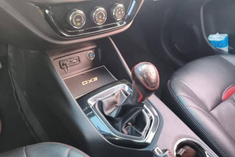 Used Soueast DX3 2018 1.5L Manual Luxury Model Gear Lever