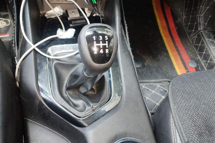 Used Soueast DX3 2018 1.5L Manual Luxury Model Gear Lever