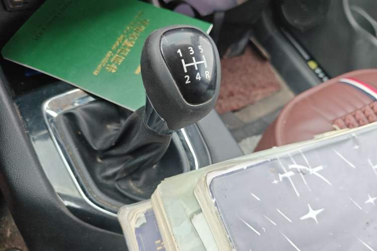 Used Soueast DX3 2018 1.5L Manual Luxury Model Gear Lever