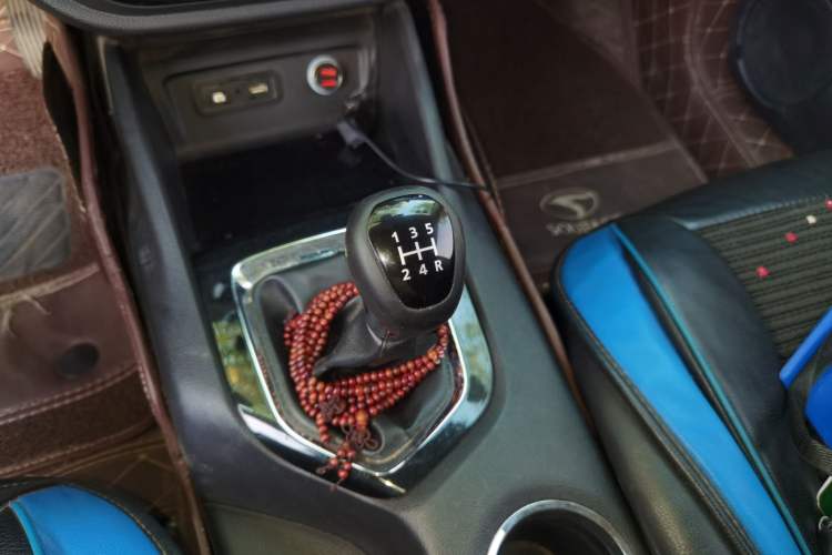 Used Soueast DX3 2018 1.5L Manual Luxury Model Gear Lever