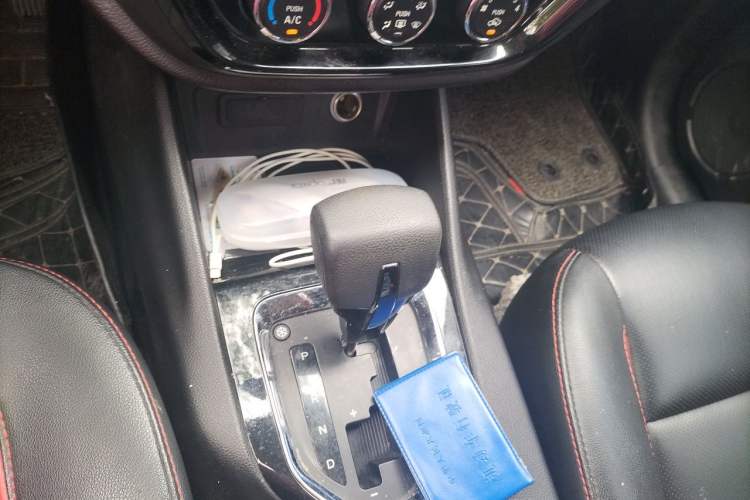 Used Soueast DX3 2018 1.5T CVT Flagship Edition Gear Lever