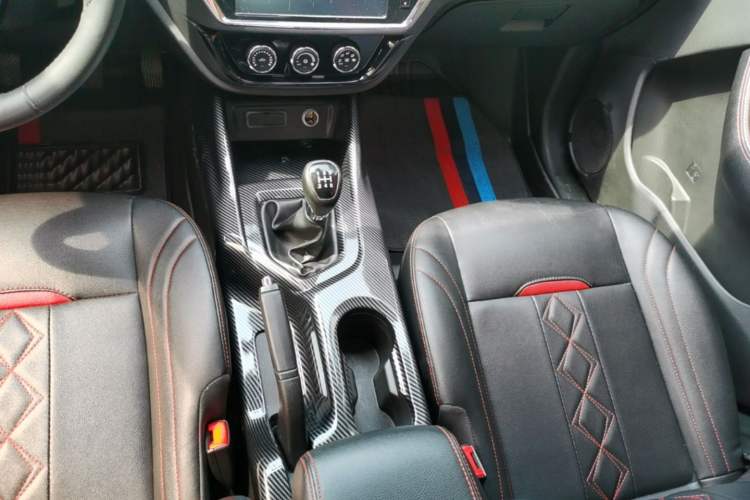 Used Soueast DX3 2018 1.5L Manual Luxury Model Gear Lever