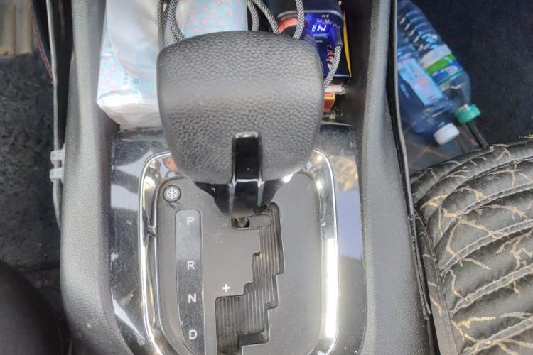 Used Soueast DX3 2018 1.5T CVT Flagship Edition Gear Lever