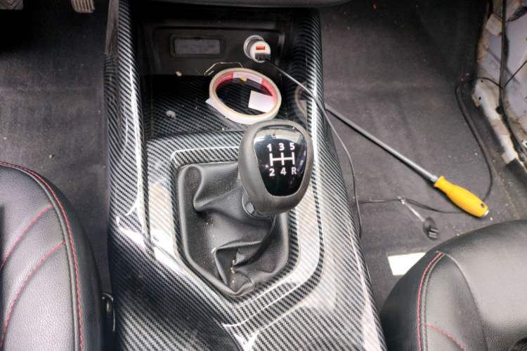 Used Soueast DX3 2018 1.5L Manual Luxury Model Gear Lever