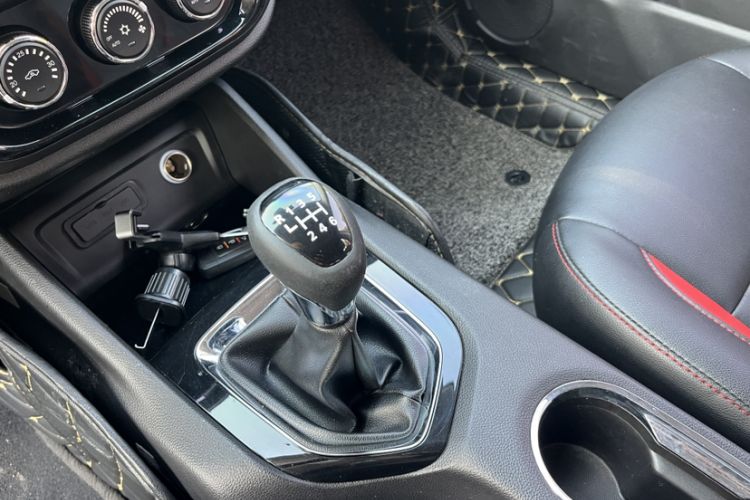 Used Soueast DX3 2018 1.5L Manual Flagship Edition Gear Lever