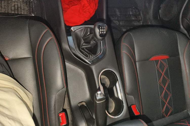 Used Soueast DX3 2018 1.5L Manual Luxury Model Gear Lever