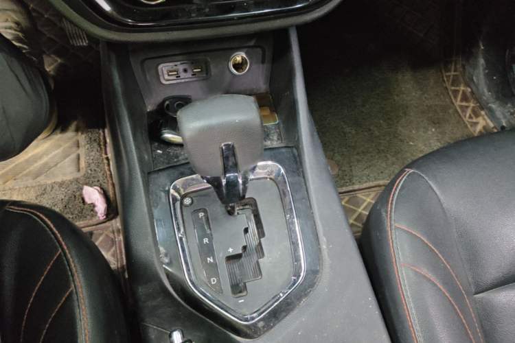 Used Soueast DX3 2018 1.5T CVT Luxury Model Gear Lever
