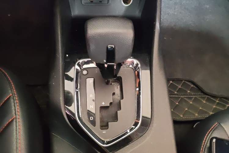 Used Soueast DX3 2018 1.5T CVT Luxury Model Gear Lever