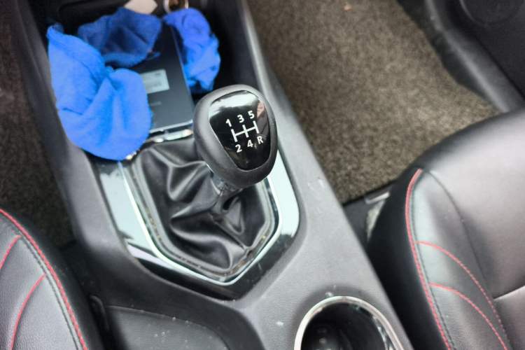 Used Soueast DX3 2018 1.5L Manual Luxury Model Gear Lever