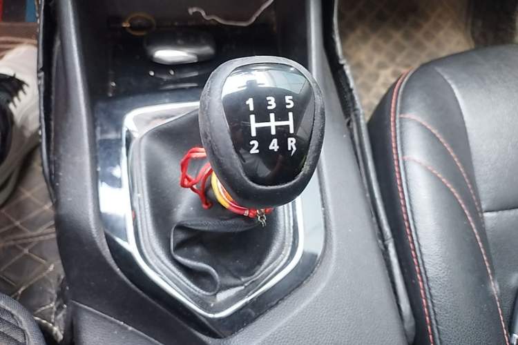 Used Soueast DX3 2018 1.5L Manual Luxury Model Gear Lever