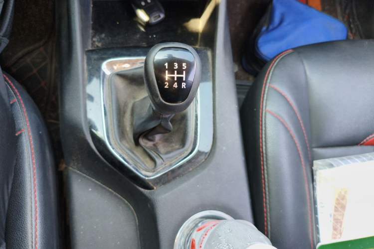Used Soueast DX3 2018 1.5L Manual Luxury Model Gear Lever
