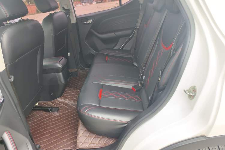 Used Soueast DX3 2018 1.5L Manual Luxury Model Interior 1