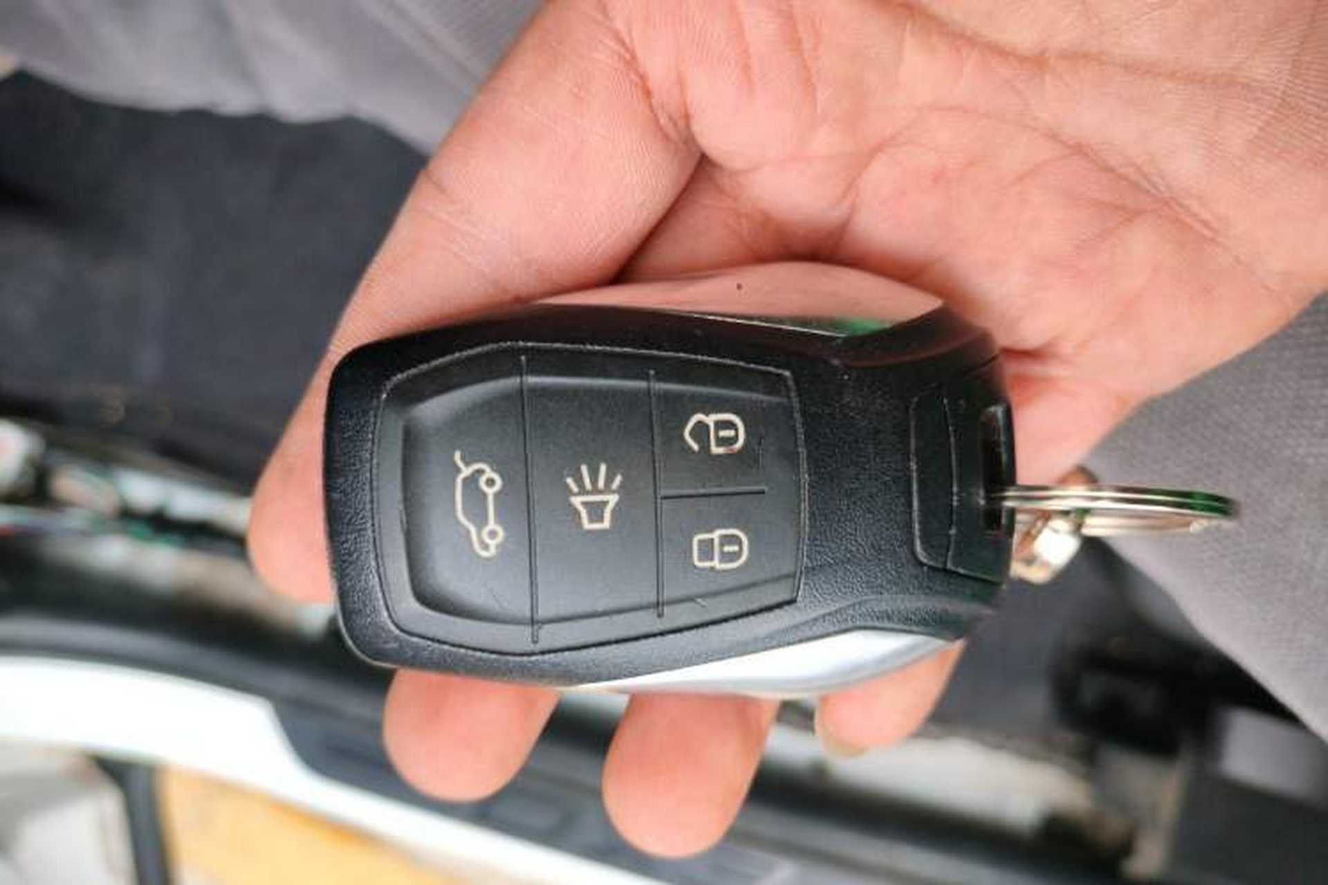 Used Soueast DX3 2018 1.5L Manual Luxury Model Interior 1
