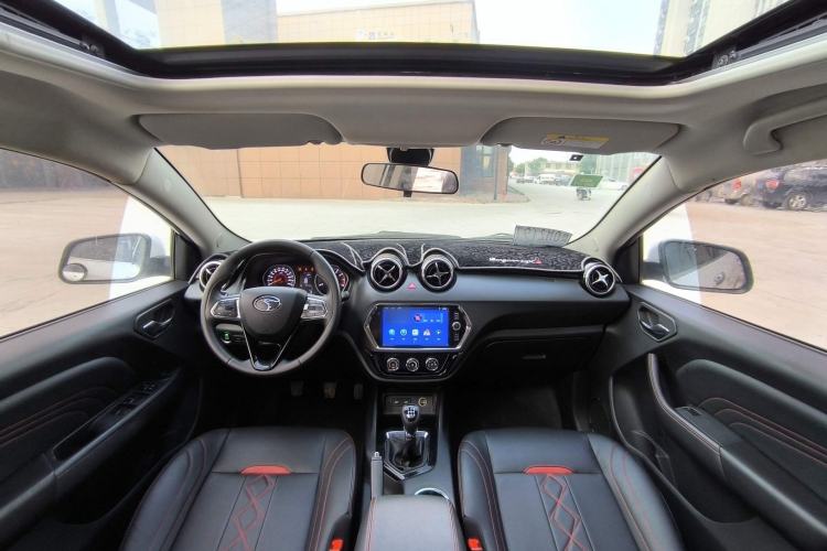 Used Soueast DX3 2018 1.5L Manual Luxury Model Interior 1