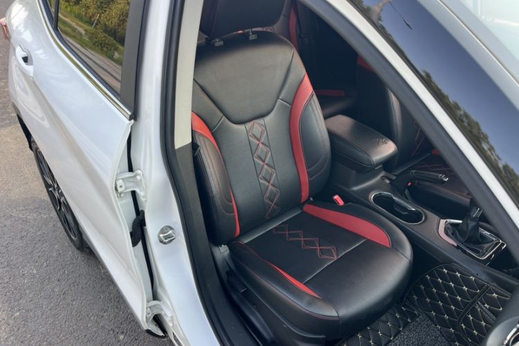 Used Soueast DX3 2018 1.5L Manual Flagship Edition Interior 10