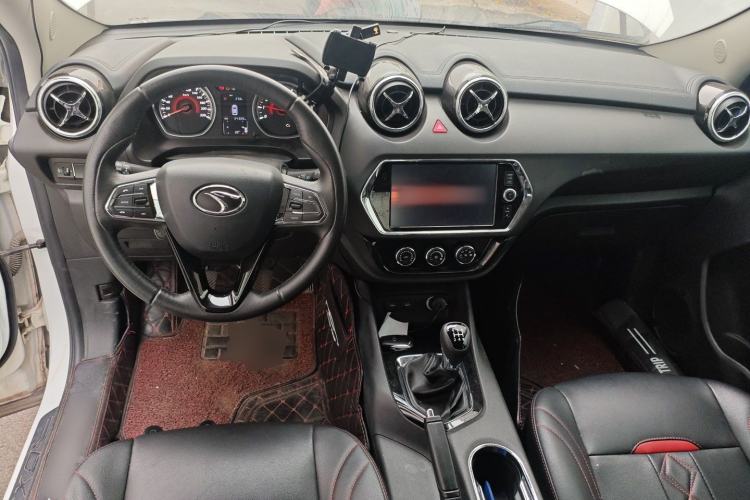 Used Soueast DX3 2018 1.5L Manual Luxury Model Interior 2