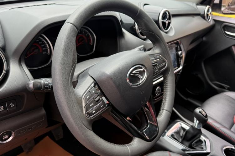 Used Soueast DX3 2018 1.5L Manual Luxury Model Interior 2