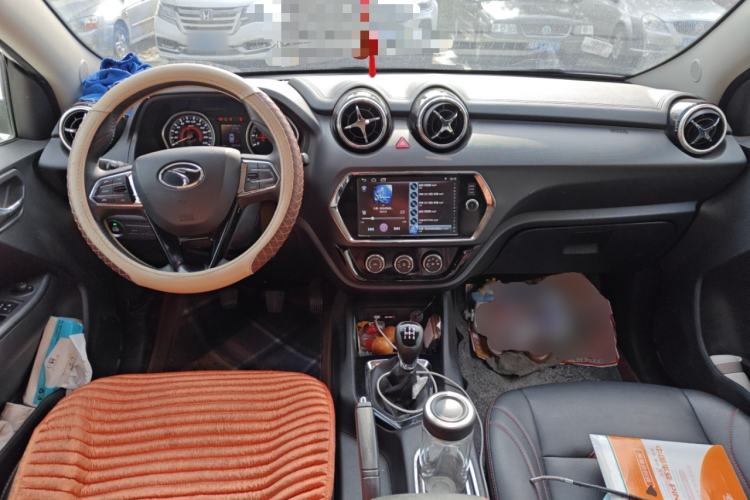 Used Soueast DX3 2018 1.5L Manual Luxury Model Interior 2