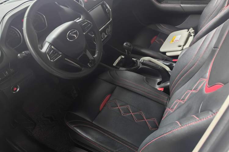 Used Soueast DX3 2018 1.5L Manual Luxury Model Interior 2