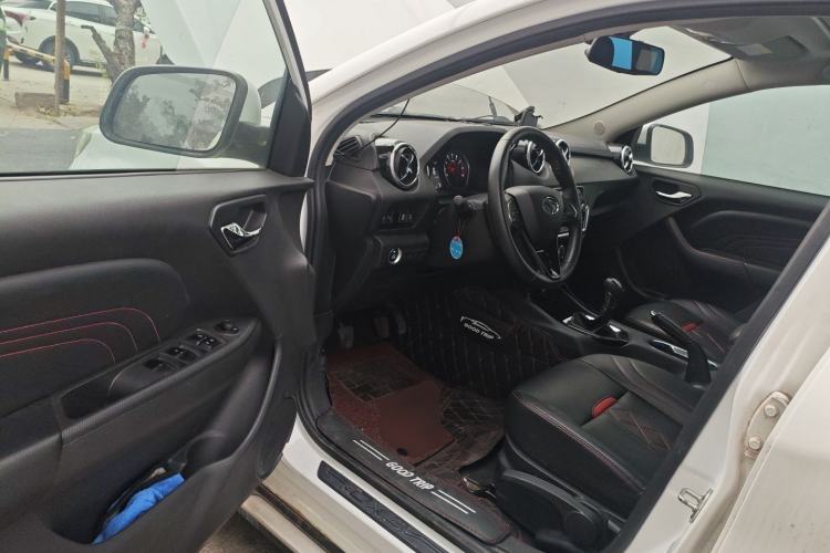 Used Soueast DX3 2018 1.5L Manual Luxury Model Interior 3