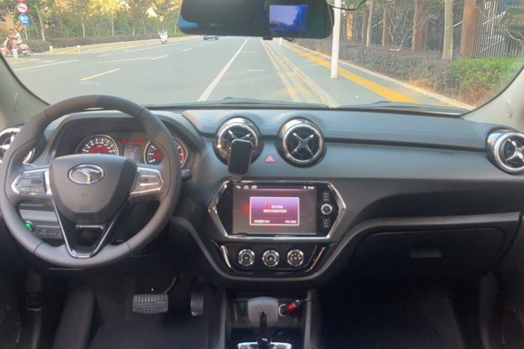 Used Soueast DX3 2018 1.5T CVT Luxury Model Interior 3
