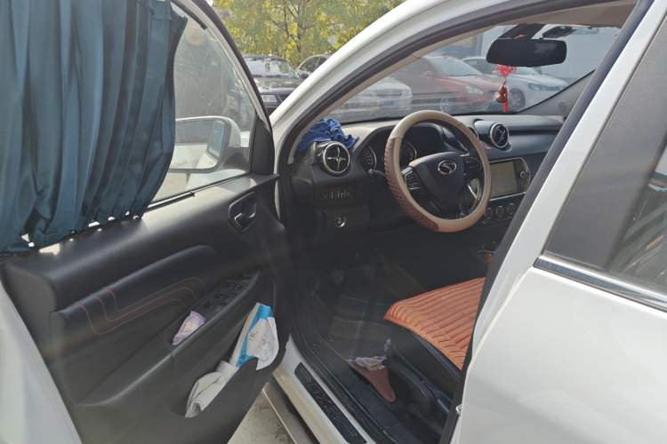 Used Soueast DX3 2018 1.5L Manual Luxury Model Interior 3